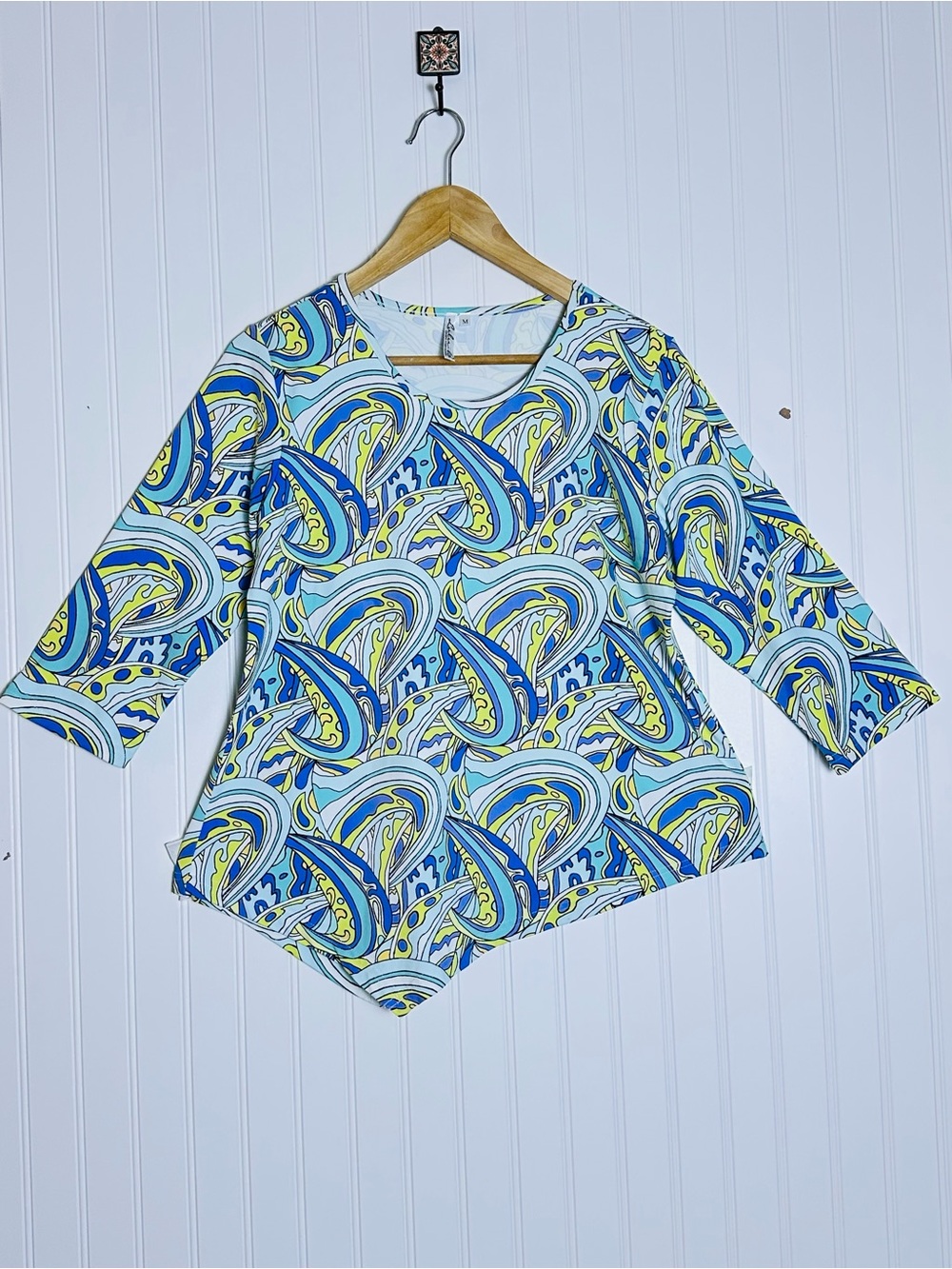 Lulu-B geometric colorful print 3/4 sleeve top crew neck abstract wave print M